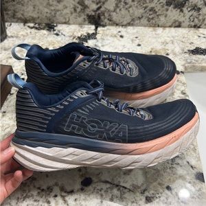 Size 8.5 hoka bondi 6 running shoes